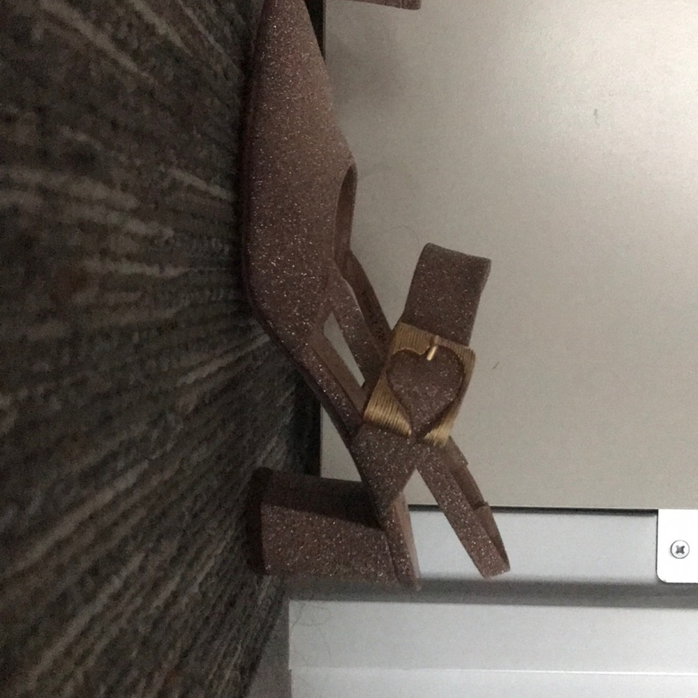 Heels - Picture 3 of 4